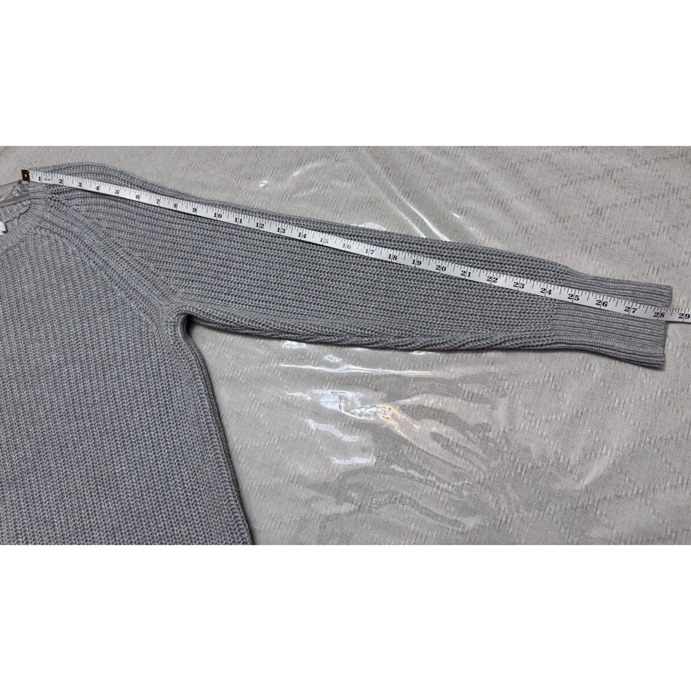 Cozy Minimalist Dove Gray Knit Sweater Effortless Everyday Essential S - Picture 6 of 7